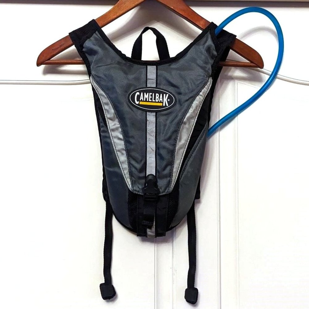 Camelbak Siren Hydro Backpack 1.5L / 50 Oz, Black/Silver/Gray
